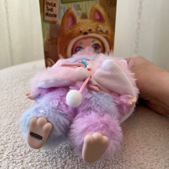 Kimmon Over the Moon Series – Pink Bunny Plush pendant (Asia Exclusive) - Picture 2 of 11